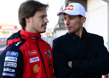 Treffen sich 2027 in der MotoGP: Nico Bulega (li.) und Toprak Razgatlioglu