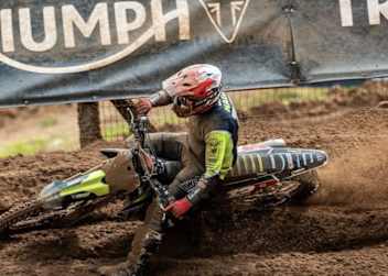 Max Nagl zog sich in Tensfeld eine schwere Rückenverletzung zu