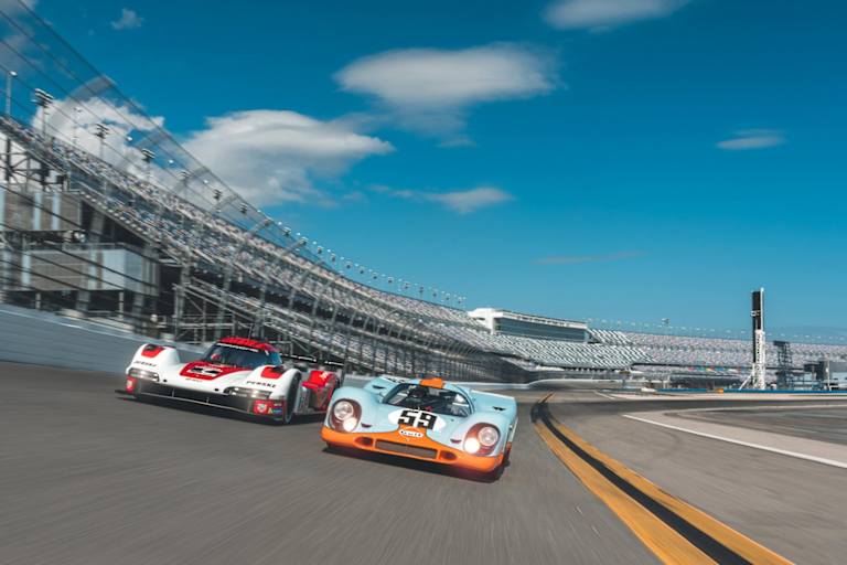 Der Porsche 917 von 1966 und der aktuelle Porsche 963 in Daytona