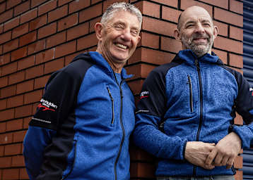 John Holden feiert mit Phil Hyde Comeback bei der Tourist Trophy 2026