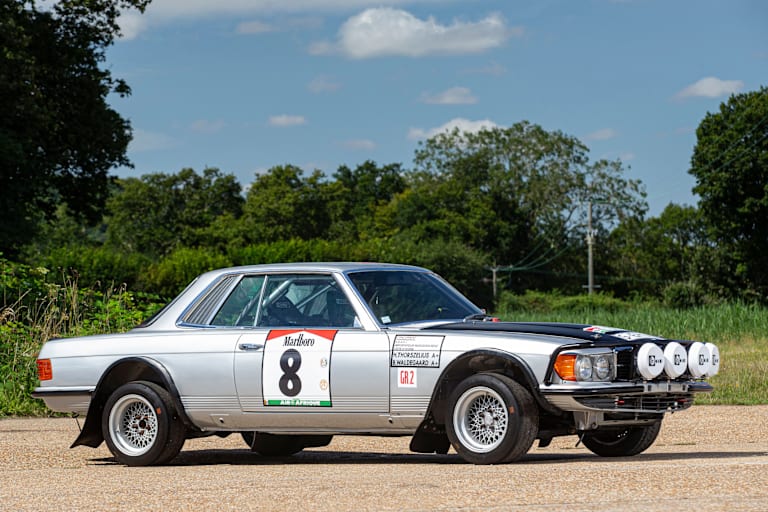 Mit solch einem Auto betrat Mercedes die internationale Rallye-Bühne