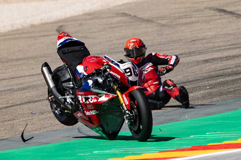Dieser Aufprall tat der Honda nicht gut