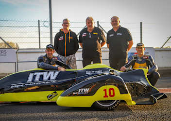 Das Team ITW Racing mit Markus Venus (vorne l.) und Thomas Hofer (vorne r.)