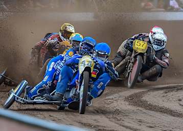 Brandhofer/Meijerink (44) vor Straub/Kersten (57) und Standke/Herrmann