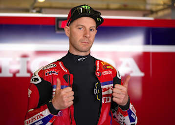 Jonathan Rea hilft wo er kann