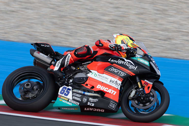 In Assen warb das Team Feel Racing Ducati groß für Landgeflügel