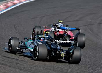 Lewis Hamilton vor Kimi Antonelli
