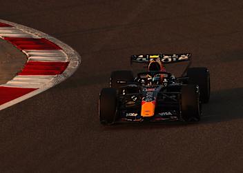 Isack Hadjar mit seinem Red Bull Racing-Boliden beim Test in Bahrain