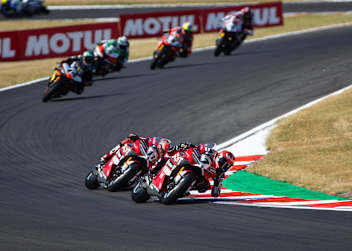 Superbike-WM 2026: Die beiden Aruba-Ducatis fuhren dem Feld davon