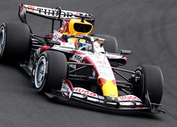 Arvid Lindblad im Rennwagen der Racing Bulls