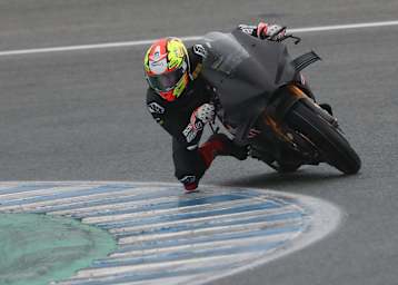 Philipp Öttl auf der neuen Ducati Panigale V4R