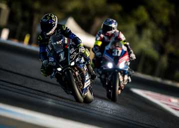 YART vs. BMW: Karel Hanika im Duell mit Steven Odendaal