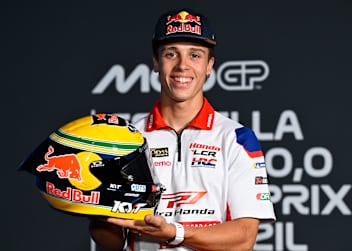 Diogo Moreira mit seinem Ayrton-Senna-Helm 