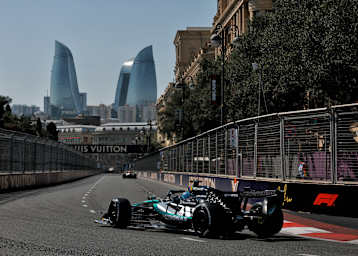 George Russell mit seinem Mercedes