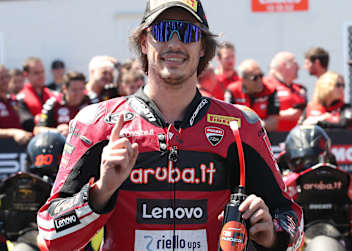 Nicolo Bulega ist der erste Sieger der Superbike-WM 2026