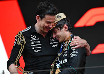 Mercedes-Teamchef Toto Wolff mit WM-Leader Kimi Antonelli