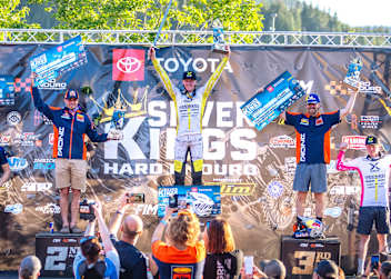 Die Top-3 in den USA (v.l.): Hart, Brightmore und Lettenbichler