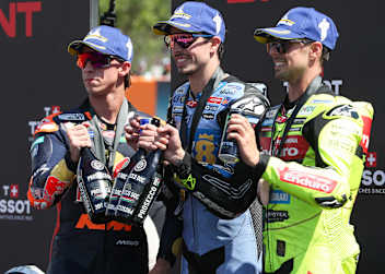 Sprint-Podium in Barcelona (v.l.): Acosta, Marquez, Di Giannantonio