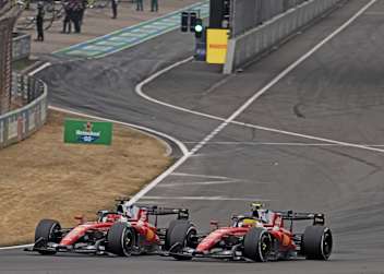 Charles Leclerc hatte beim Ferrari-Duell gegen Lewis Hamilton viel Spass