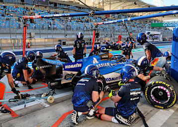 Arbeiten bei Williams am Auto