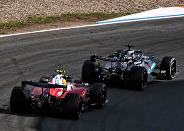 Lewis Hamilton und George Russell im Duell