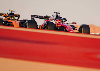 Charles Leclerc vor Lando Norris