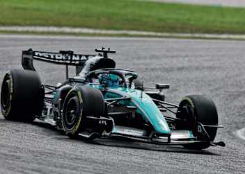 George Russell in Sepang. Mercedes hat Upgrades und eine Sonderlackierung