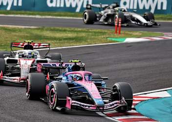 Vor dem Crash: Franco Colapinto vor Oliver Bearman