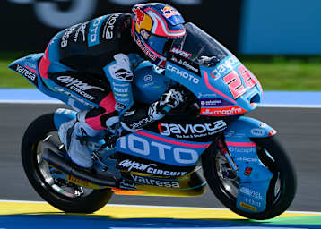 Maximo Quiles lag bereits beim Abbruch vorn und gewann den folgenden Sprint