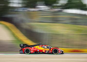 Der Ferrari 499P mit der #51 in Imola