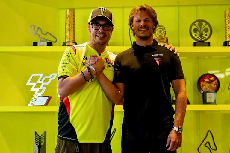 Alessio Salucci mit VR46-Rückkehrer Nicolo Bulega