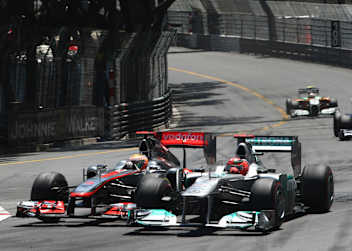 Lewis Hamilton gegen Michael Schumacher in Monaco 2011