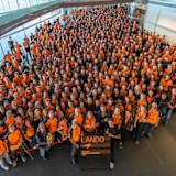 Die McLaren-Mannschaft feiert Lando Norris