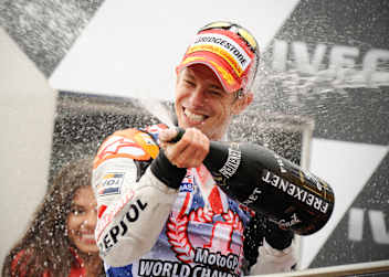 Casey Stoner beim Gewinn seines zweiten WM-Titels