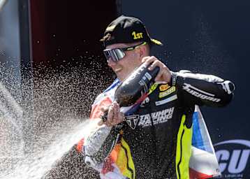 Tom Booth-Amos siegte mit seiner Triumph