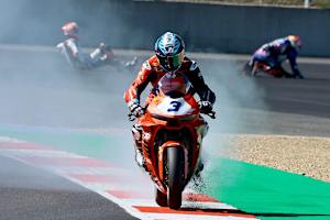 Raffaele De Rosa mit Motorschaden, im Hintergrund die ersten Gestürzten