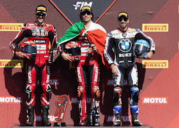 Zwei Ducati- und ein BMW-Pilot auf dem Podium