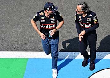 Max Verstappen und Laurent Mekies in Mexiko 2025