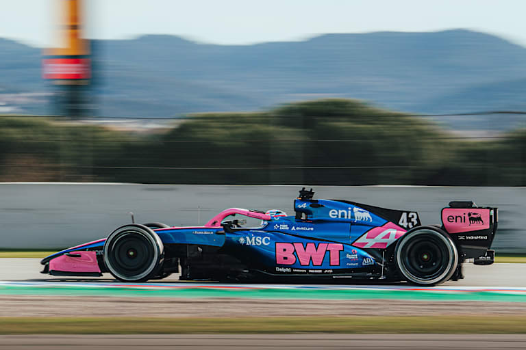 Franco Colapinto mit dem Rennwagen von Alpine-Mercedes