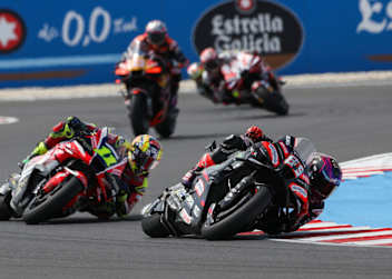 Jorge Martin im Sprint vor Diogo Moreira