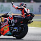 Pedro Acosta (KTM) schnappt sich die Barcelona-Pole, Bezzecchi mit Sturz!