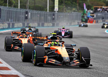Lando Norris vor Oscar Piastri