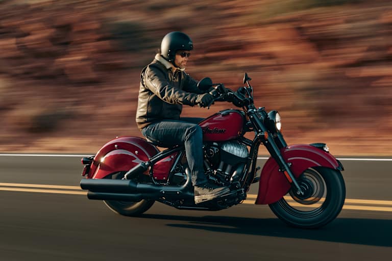 Wie in den 1940er-Jahren: Ein einsamer Reiter auf einem entlegenen Highway