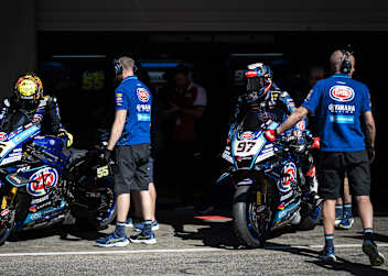 Die Yamaha-Werkspiloten Andrea Locatelli und Xavi Vierge