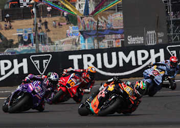 Brad Binder im Zweikampf mit Jack Miller