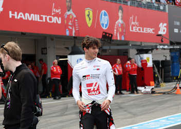 Ollie Bearman prellte sich beim Crash im Japan-GP das rechte Knie