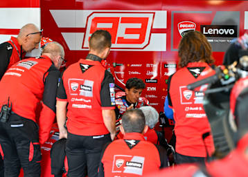 Alle bei Ducati lauschen gebannt, was Marc Marquez zu sagen hat