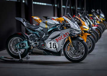 In der vielfältigen «Collezione 100» sticht die Panigale V4 S 100 hervor