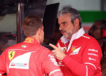 Sebastian Vettel und Maurizio Arrivabene 2017 in Malaysia
