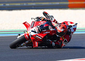 Iker Lecuonas beeindruckender Save in Kurve 9